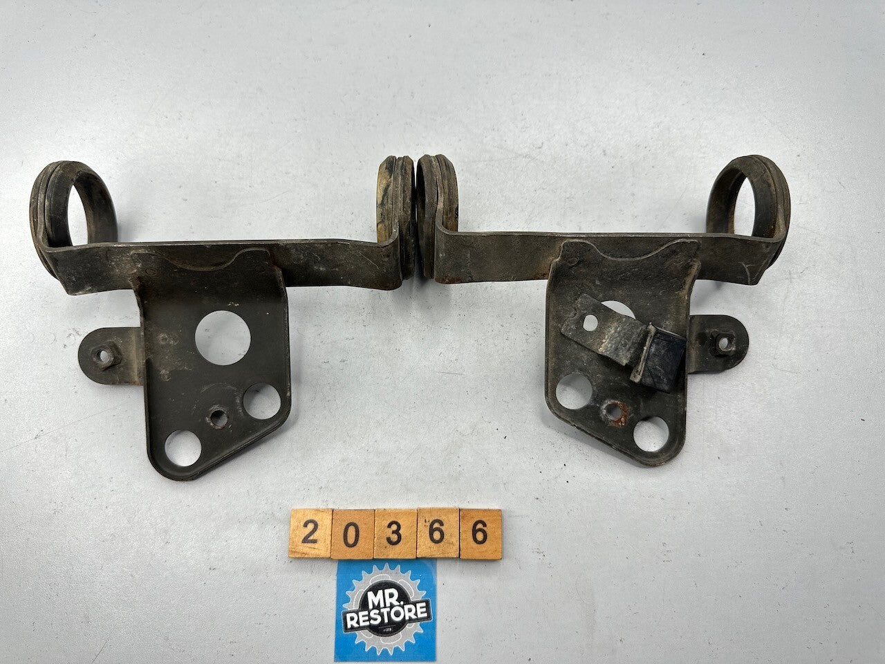 Suzuki DR350 '90-99' DR250 '90-95' Pair of Headlight Mount Fork Brackets Ears