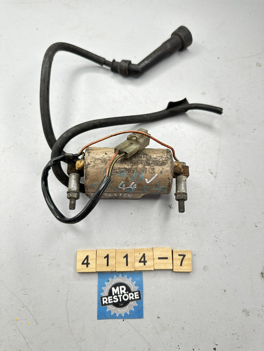 Suzuki GSX1100 ET ESD GSX750 Ignition Coil Genuine OEM129700