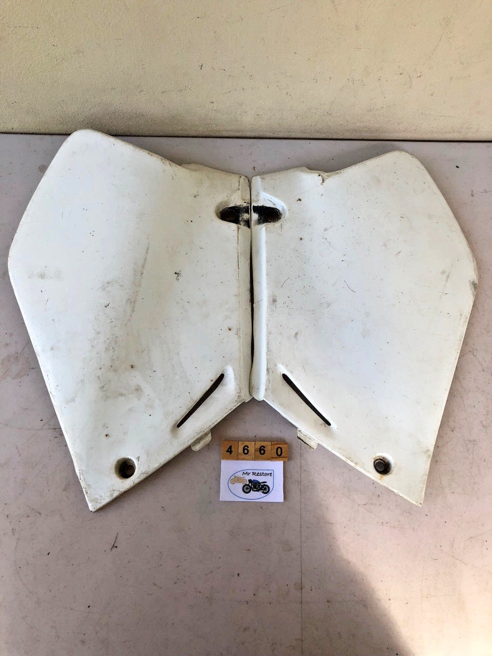 Honda CR250 1994-98 Side panels Pair OEM - 83610-KZ3M-6000 - 83510-KZ3M-6000