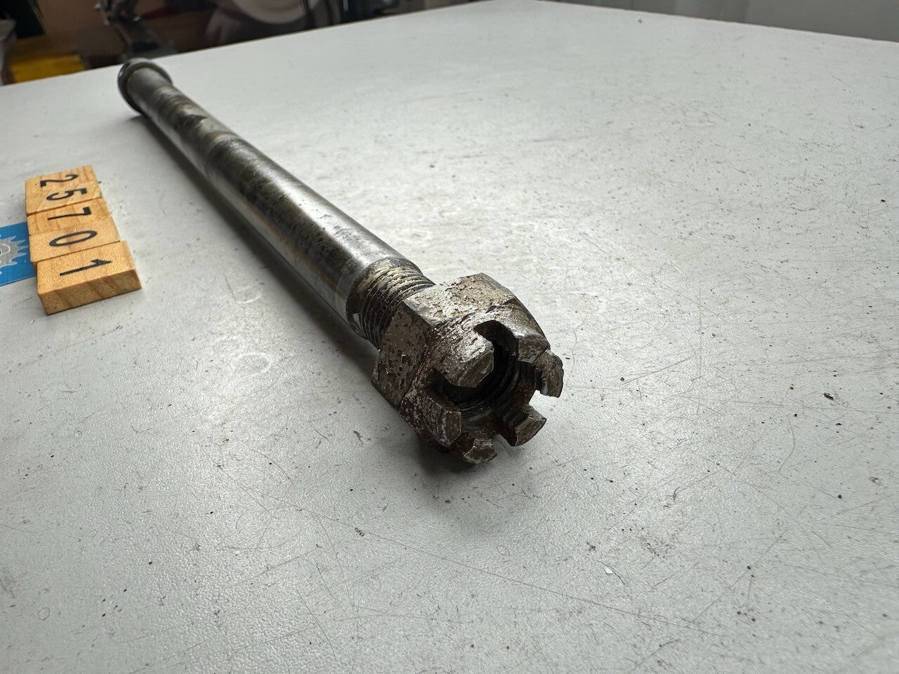 Yamaha TY250 A Rear Wheel Axle & Castle Nut