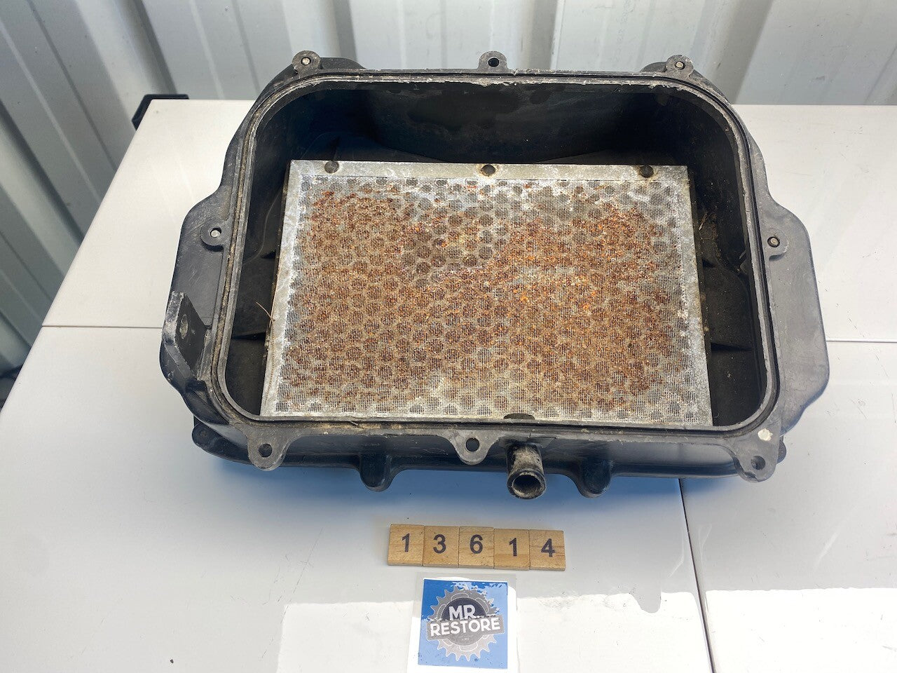 Honda VFR750F Interceptor Air Cleaner Box 91-97 17221-MT4 & 17231-MT4-010