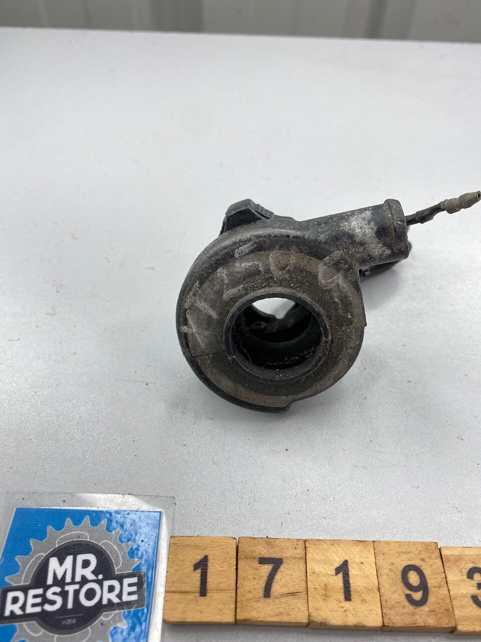 Yamaha TT250 1980-82 XT250 1980-83 R/H Handlebar Switch 3Y1-83976-01