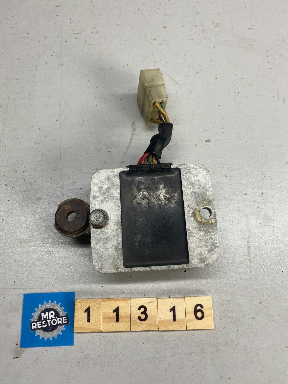 Honda CBX250 Regulator Rectifier OEM - SH525A-12