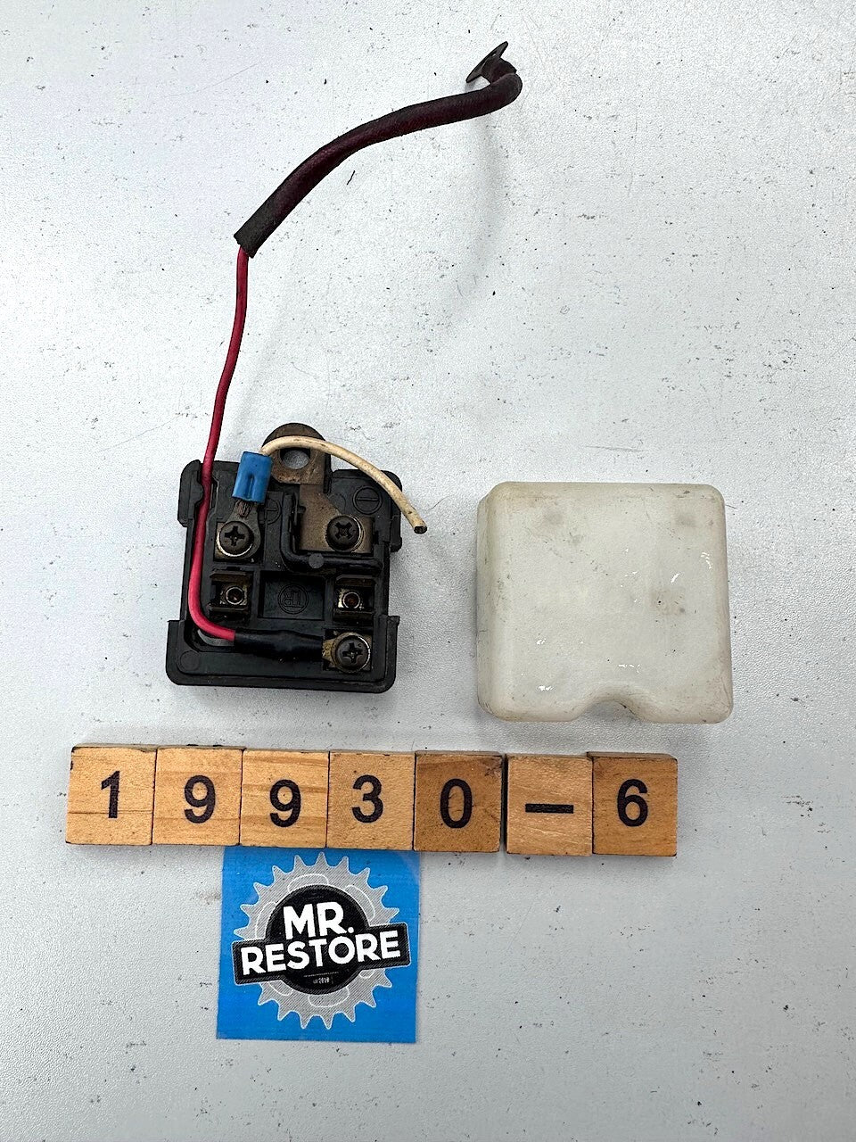 Suzuki GS1000 GS850 GS550 GS500 Power Source Terminal & Cover 38850-47000