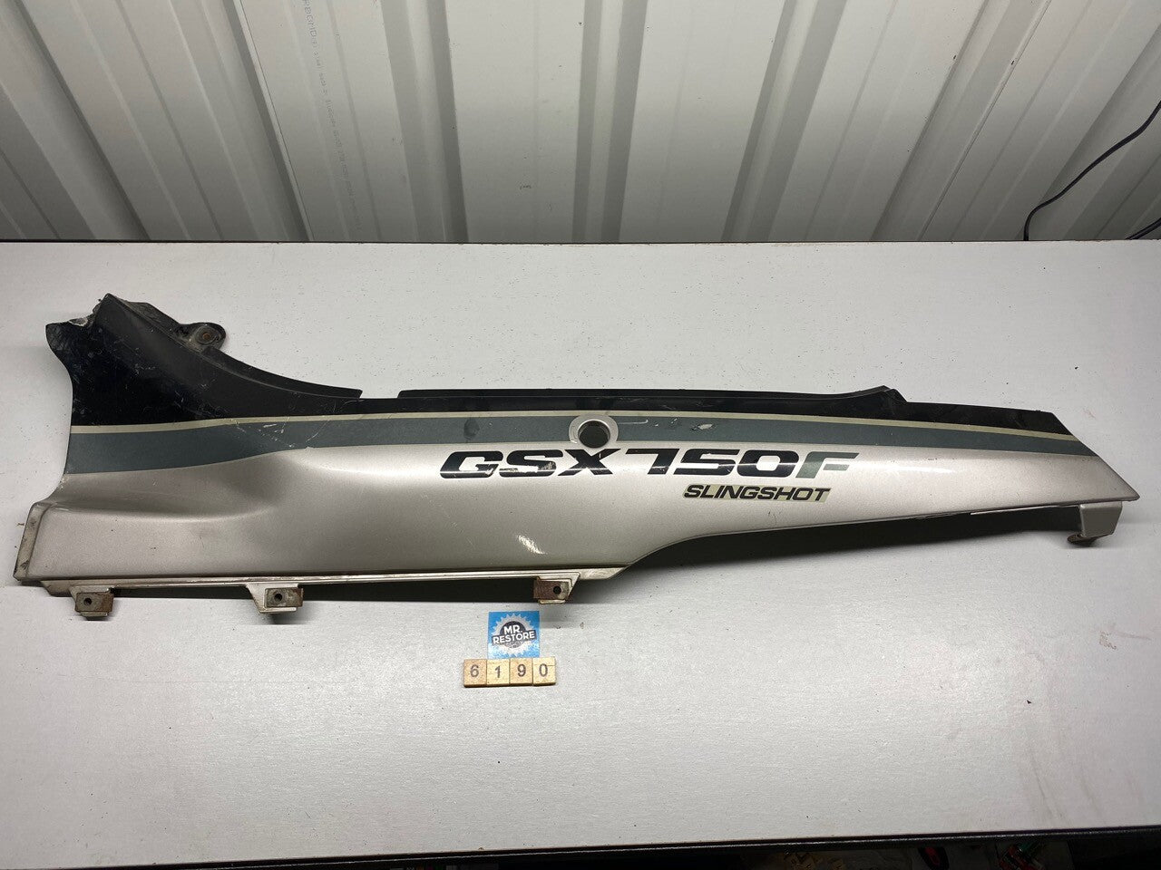 Suzuki GSX 750 F SLINGSHOT Side Cover 47211-20C00 L/H