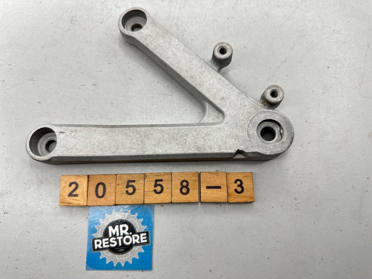 Honda CBR250RR MC22 L/H Footrest Foot Peg Bracket OEM 50700-KAZ