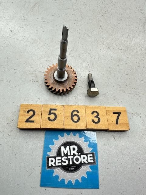 Honda CB750 Tachometer Gear & Bolt 12431-300-010