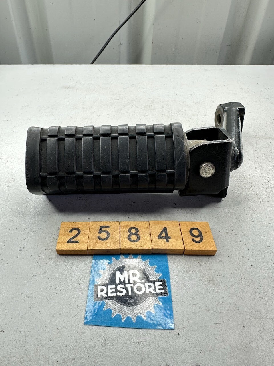 Kawasaki Z1300 KZ1300 Right Foot Rest Peg & Bracket 34028-1016