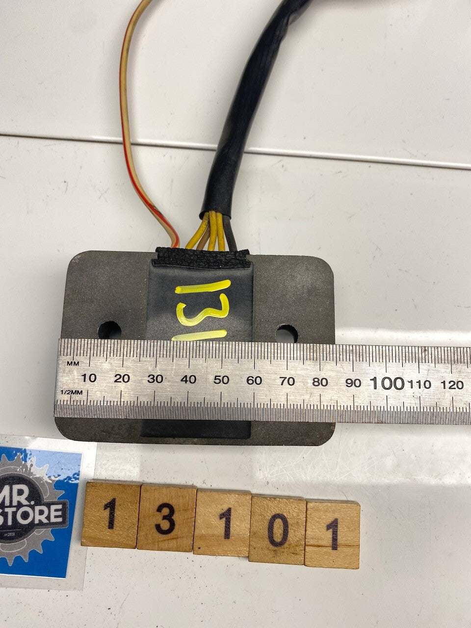 Japanese Vintage Classic Voltage Regulator SH530-12 2.3