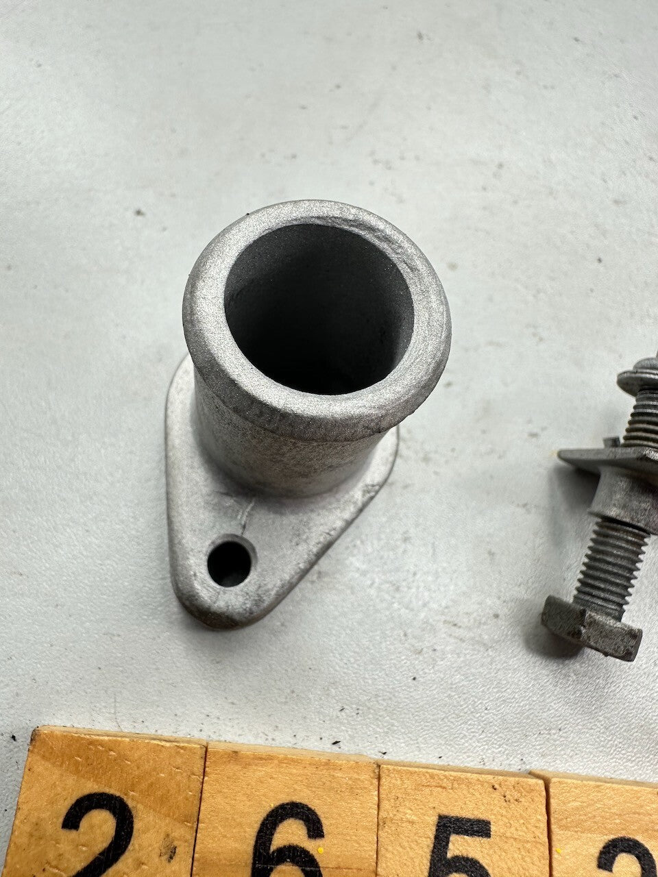 Yamaha RD350LC RD250LC RZ Cylinder Head Lower Water Joint & Clip 4L0-12479-00