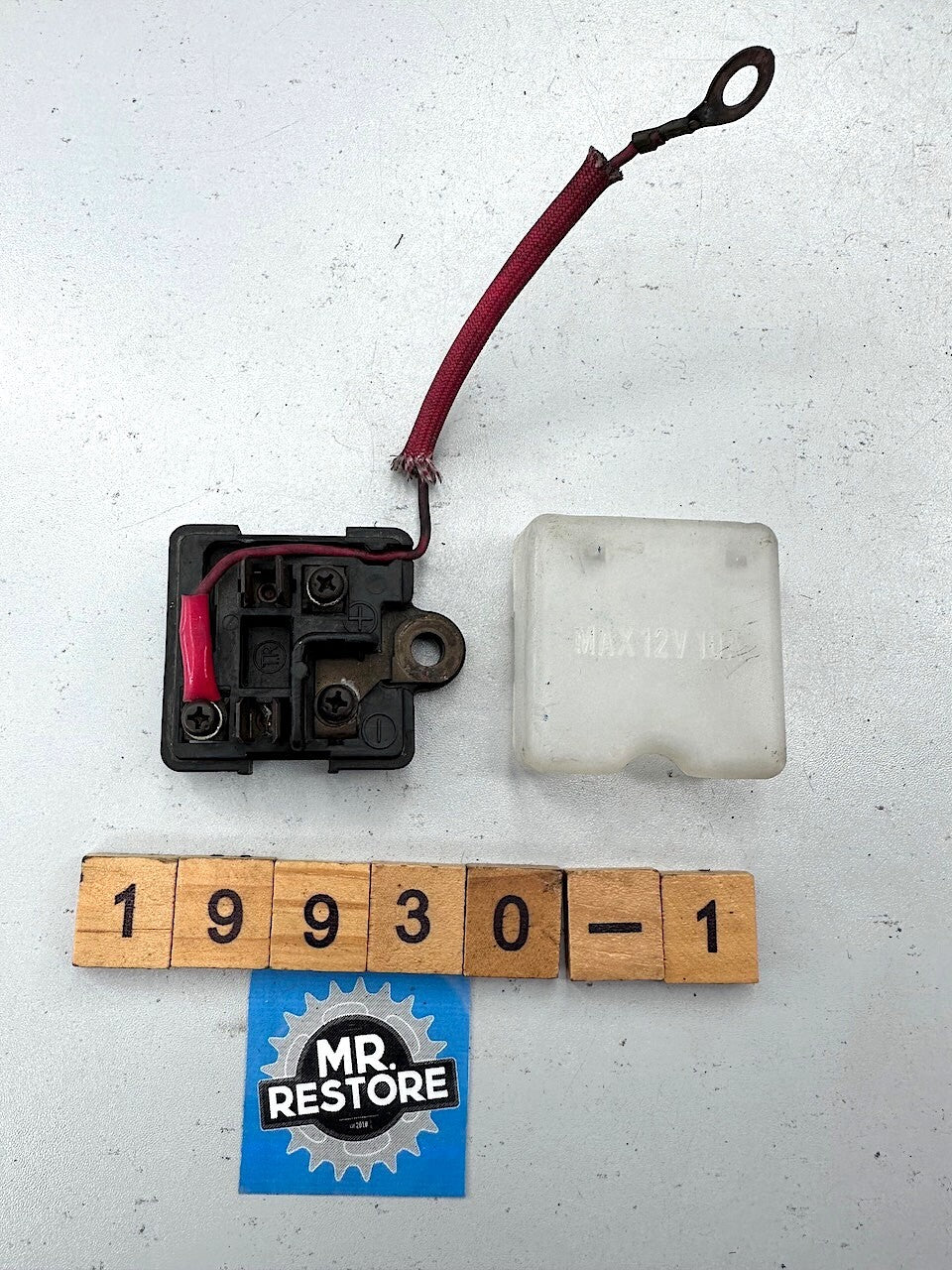 Suzuki GS1000 GS850 GS550 GS500 Power Source Terminal & Cover 38850-47000
