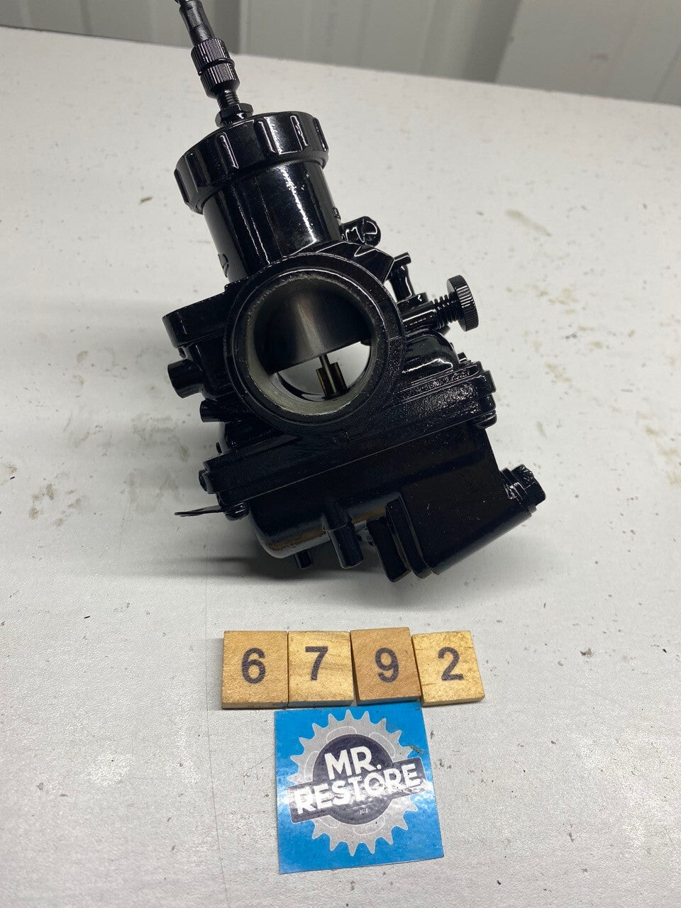 Mikuni Round Slide ISO 30mm Carburettor Classic VMX - Refurbished Exterior