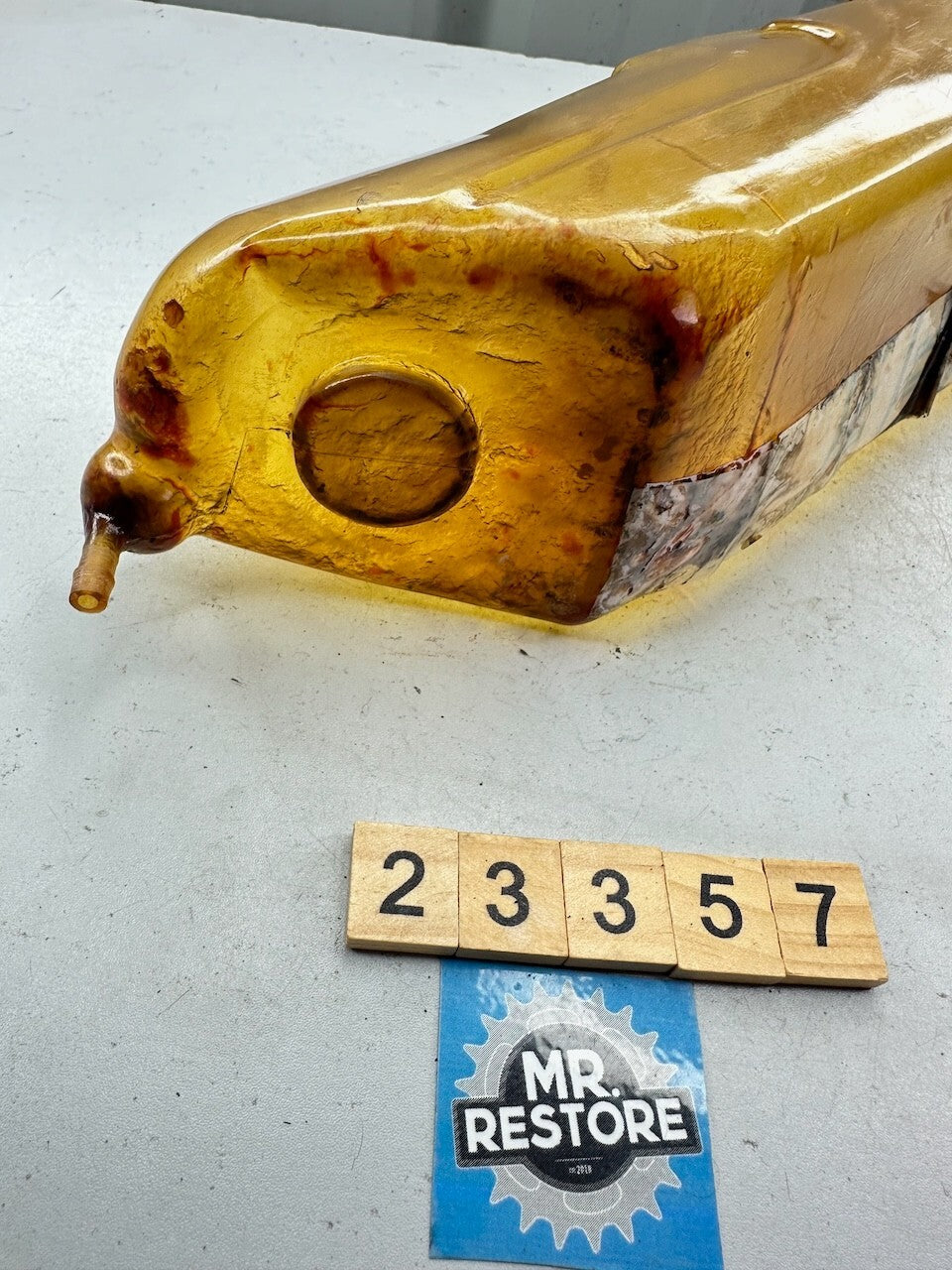 Yamaha V70 V80 V90 Two Stroke Oil Tank