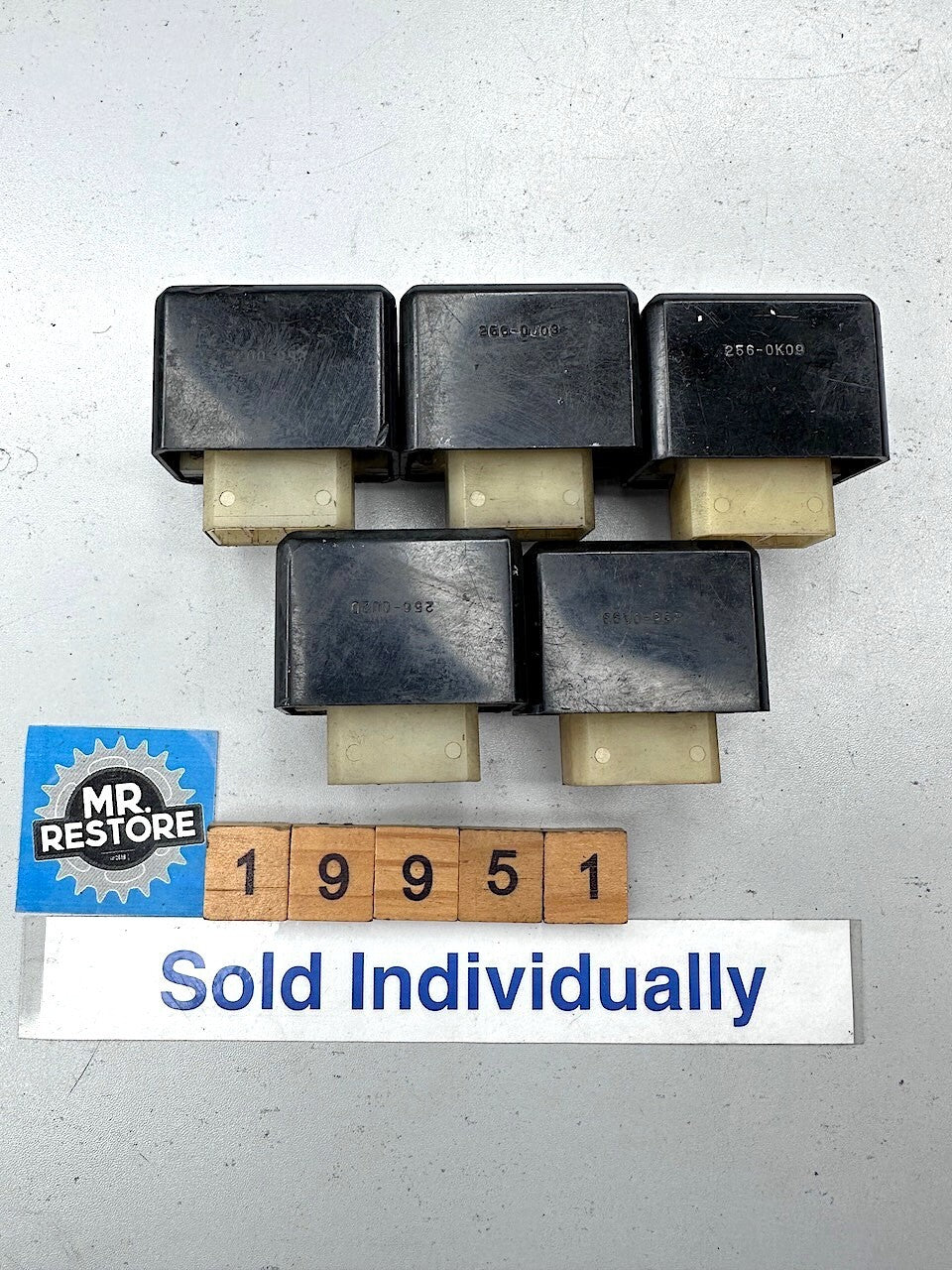 Suzuki GSX1100 GSX750 GS1150 GS1100 GS850 Turn Signal Relay 38830-49500