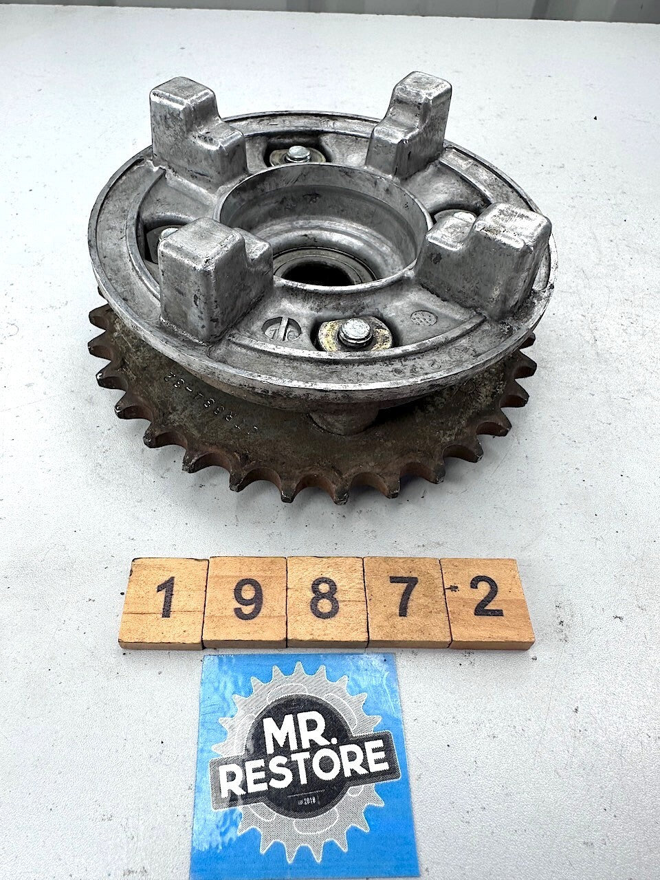 Yamaha V90 T 1982 Sprocket Carrier & Sprocket Bolts