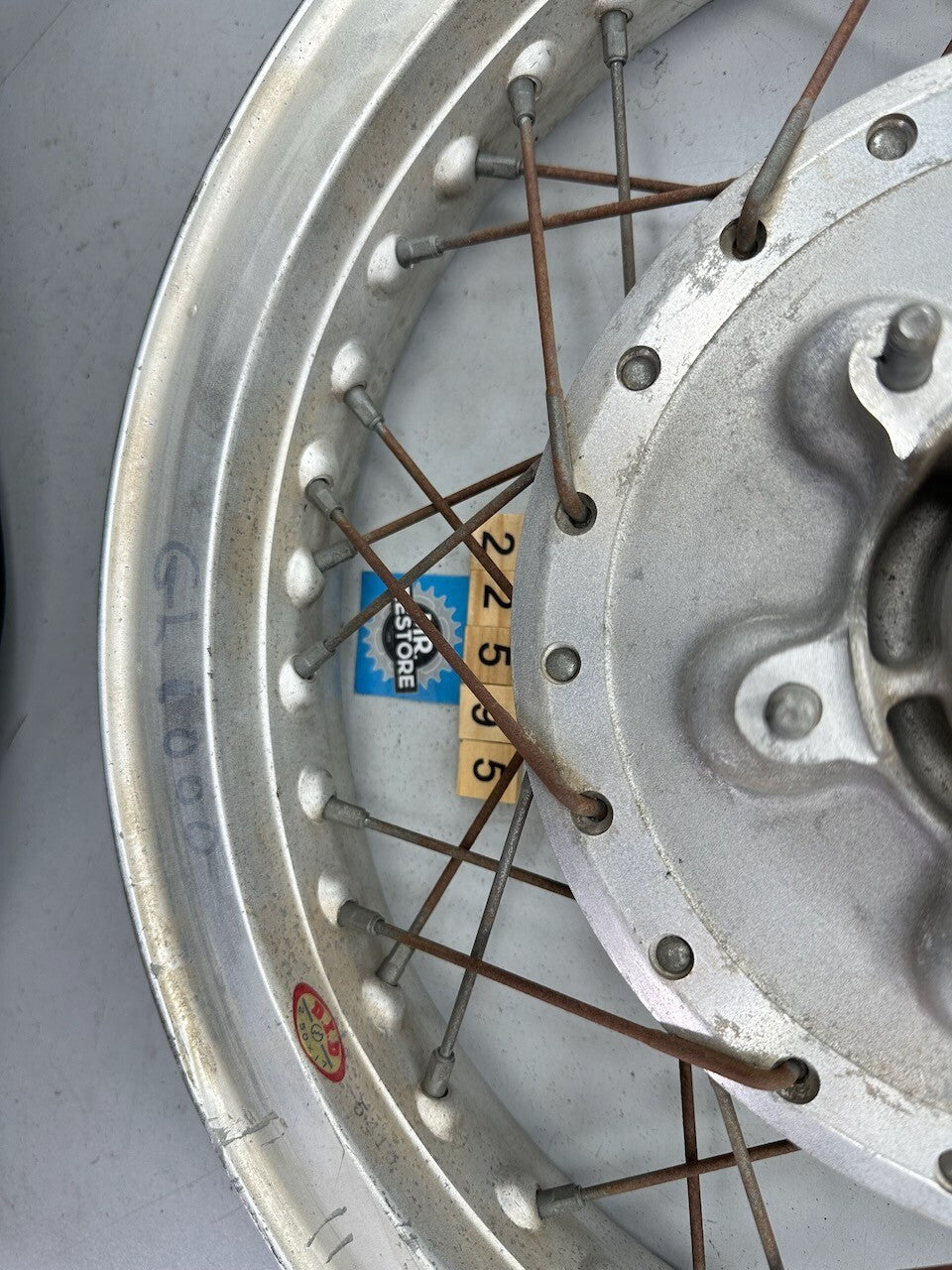Honda GL1000 Goldwing 1975-77 17 x 2.50 D.I.D Rear Wheel 42601-371-315