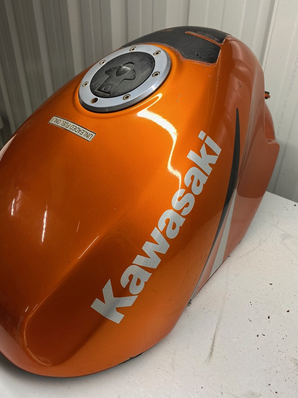 Kawasaki ZZR250 EX250H Ninja Fuel Tank & Cap (no key)