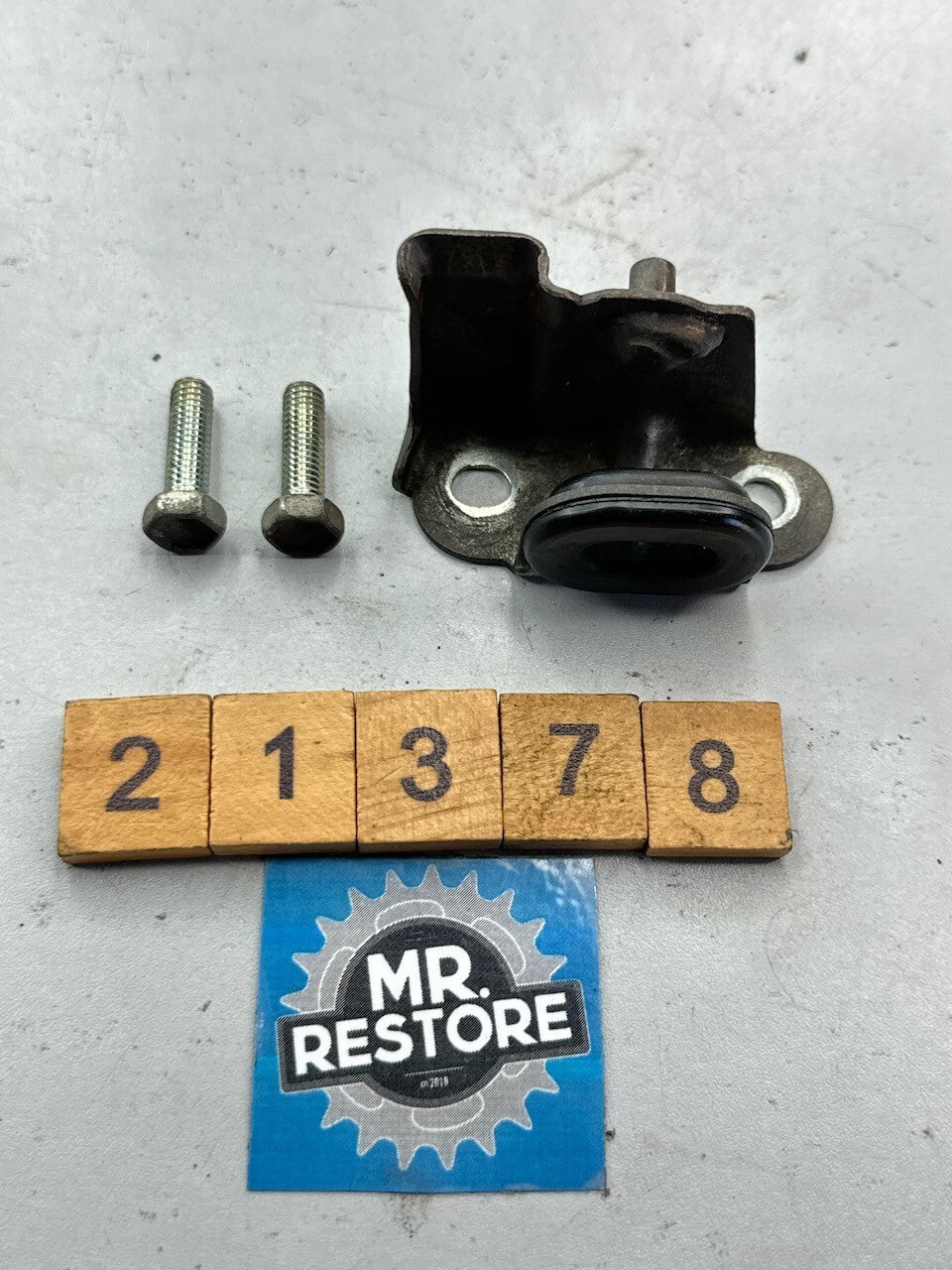 Yamaha TZR250 1986-88 1KT 2MA R/H Frame Bracket 6 & OEM Bolts - 1KT-2139H