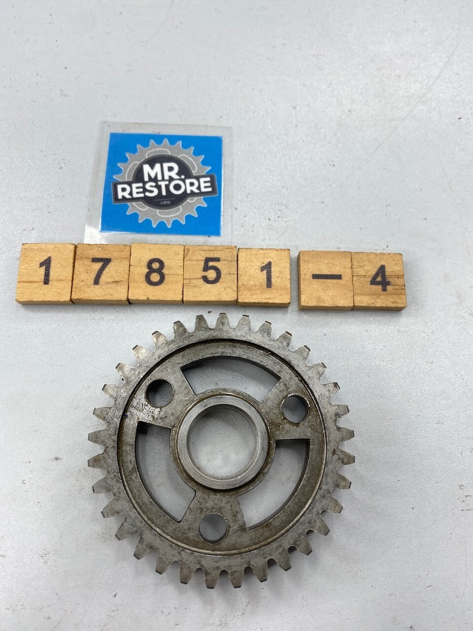Yamaha SR500 SR400 XT500 TT500 Transmission 1st Wheel Gear 583-17211
