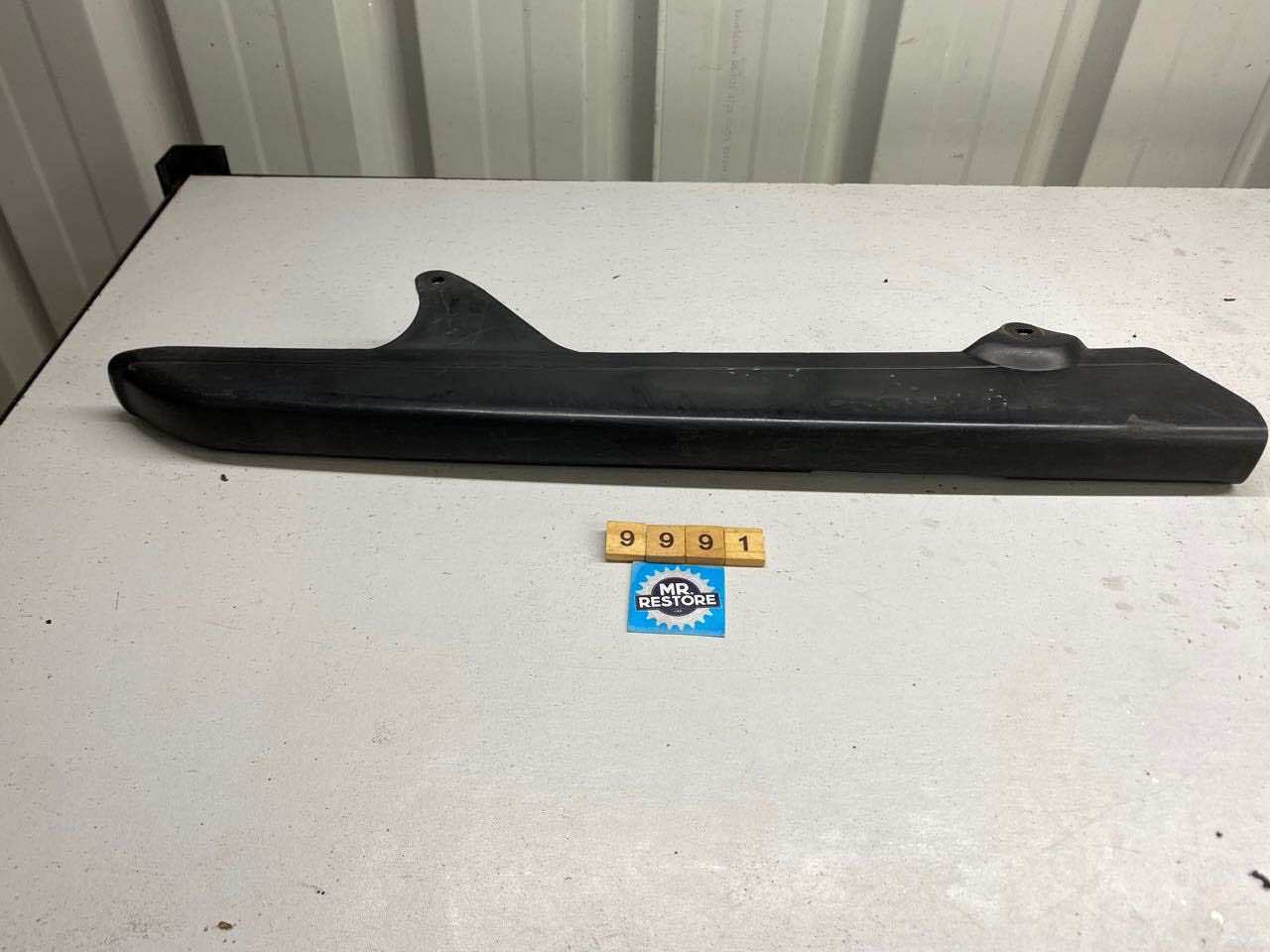 Yamaha FZ750 SRX250 RZ250 RZ350 29L-22311-00 Chain Guard OEM