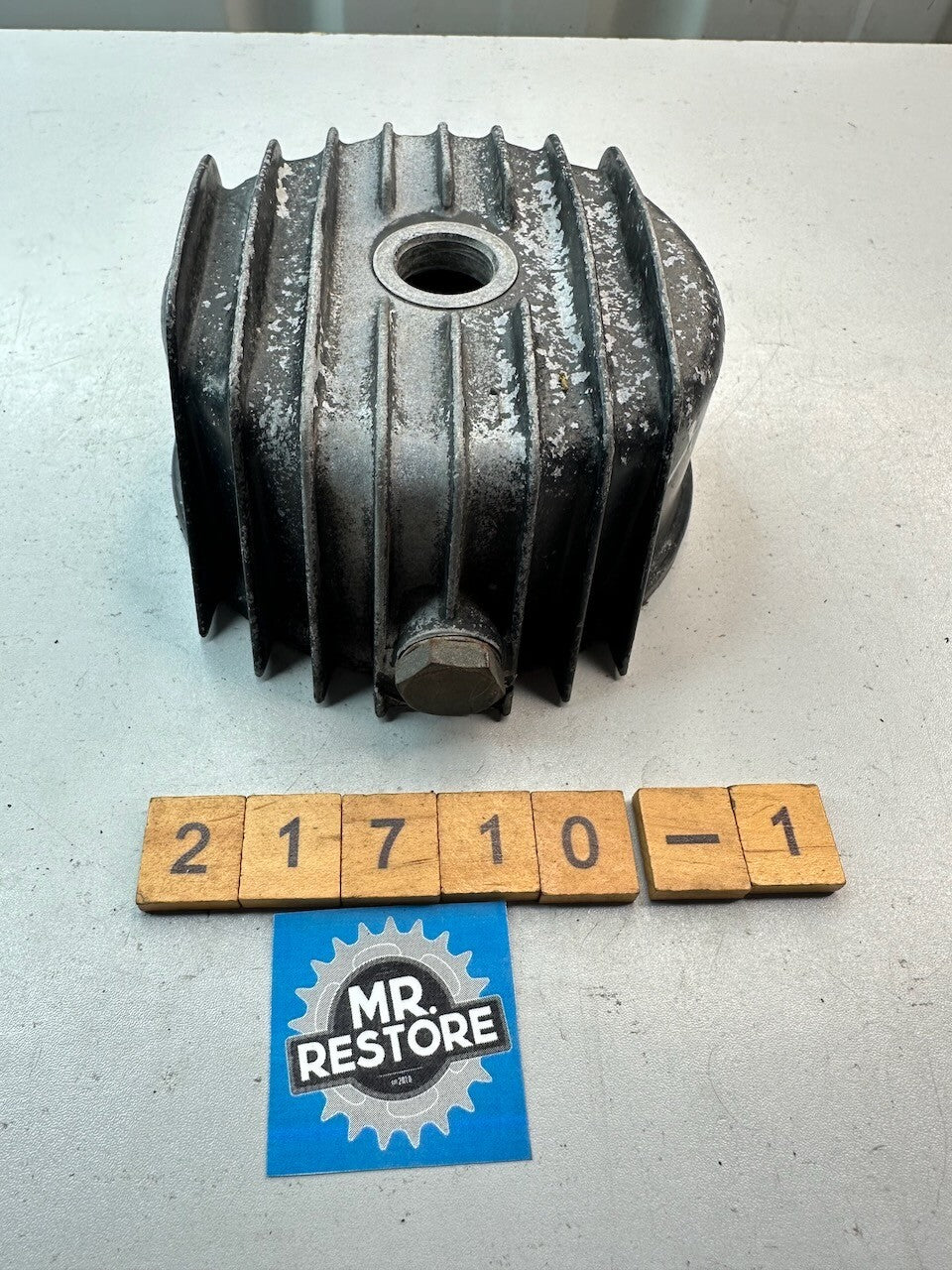 Yamaha XJ1100 XS1100 XS850 XS750 Oil Element Filter Cover 2H7-13447