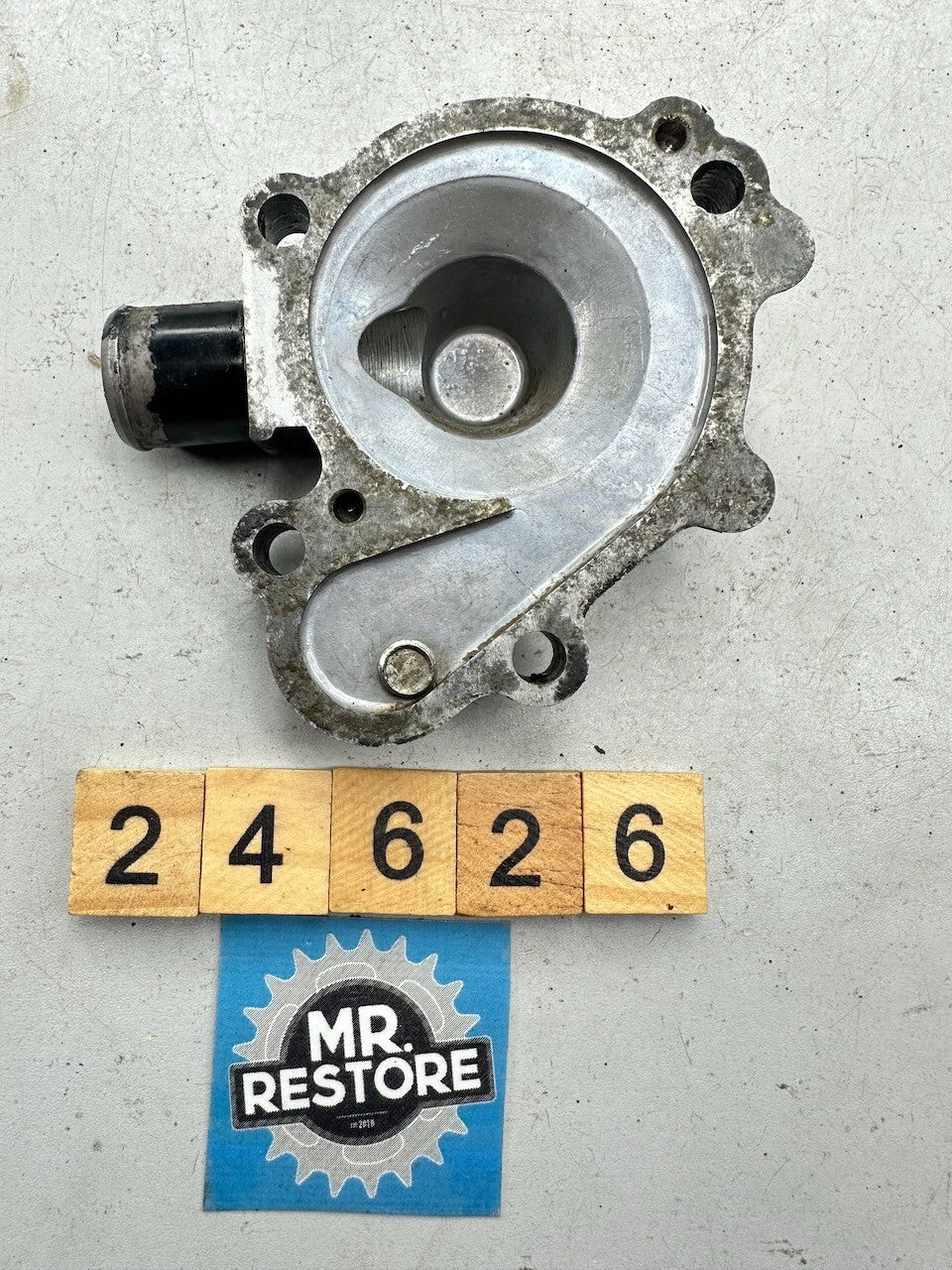 Yamaha TZR250 1KT 2MA Water Pump Housing Cover 1KT-12422-00