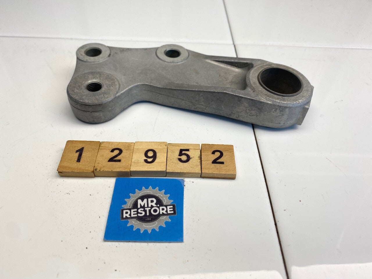 Kawasaki GPZ900R ZX900 Rear Brake Caliper Holder 43044-1060