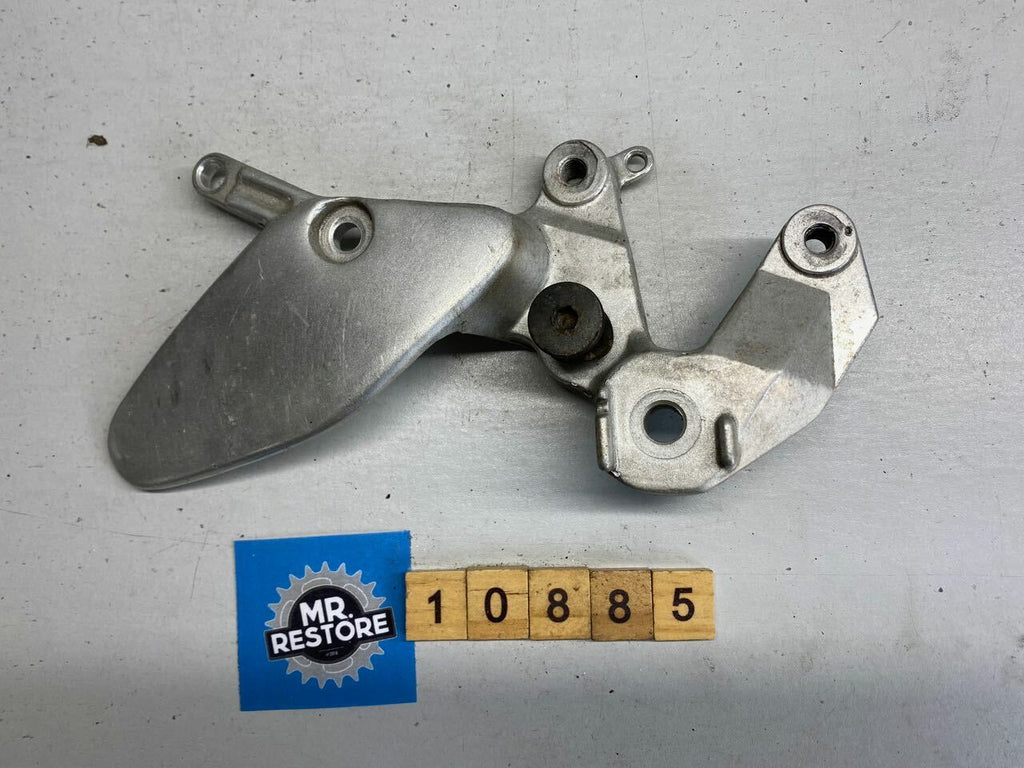 Yamaha YZF1000R YZF600R TRX850 YZF750 R/H Riders Foot Rest Bracket 4FM-27443-02