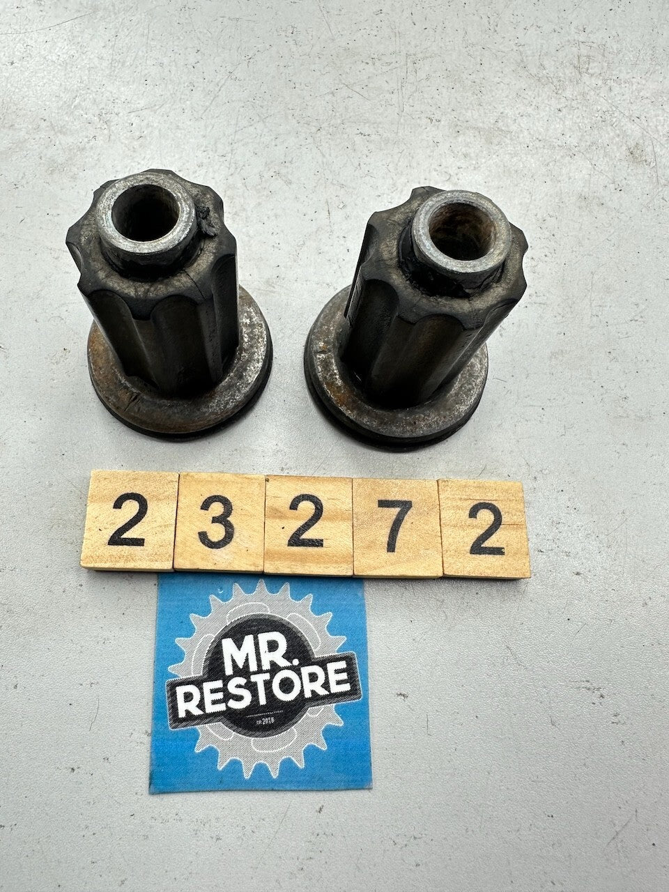 Yamaha XS1100 XJ1100 XVZ1200 Engine Mount Damper 3 (pair) - 2H7-15336