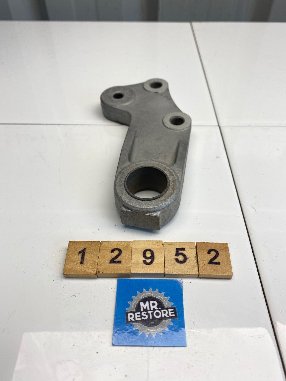 Kawasaki GPZ900R ZX900 Rear Brake Caliper Holder 43044-1060