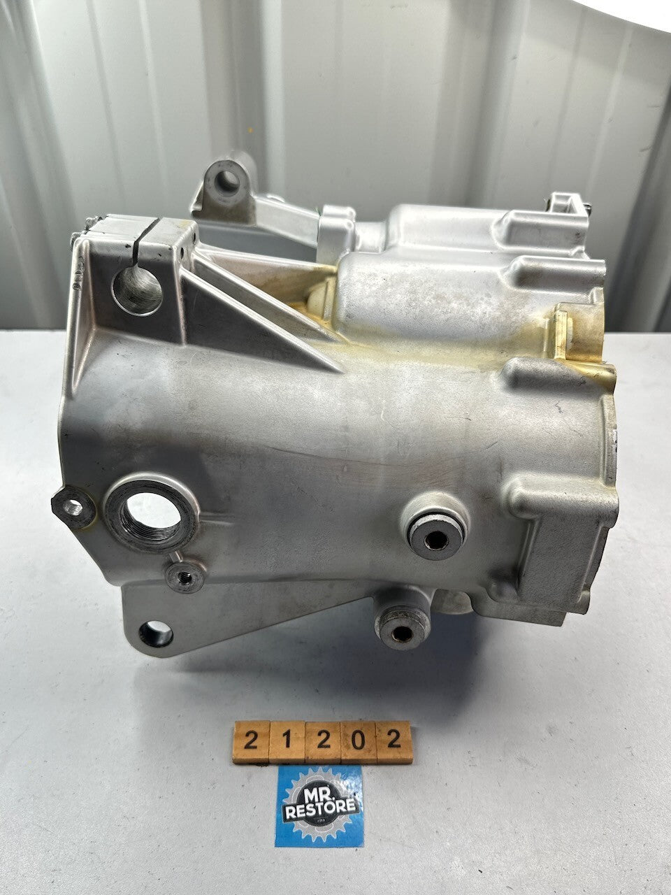 BMW R1150GS R1100RS R1150R R1200C R1100S Transmission Gearbox Case 4240018190