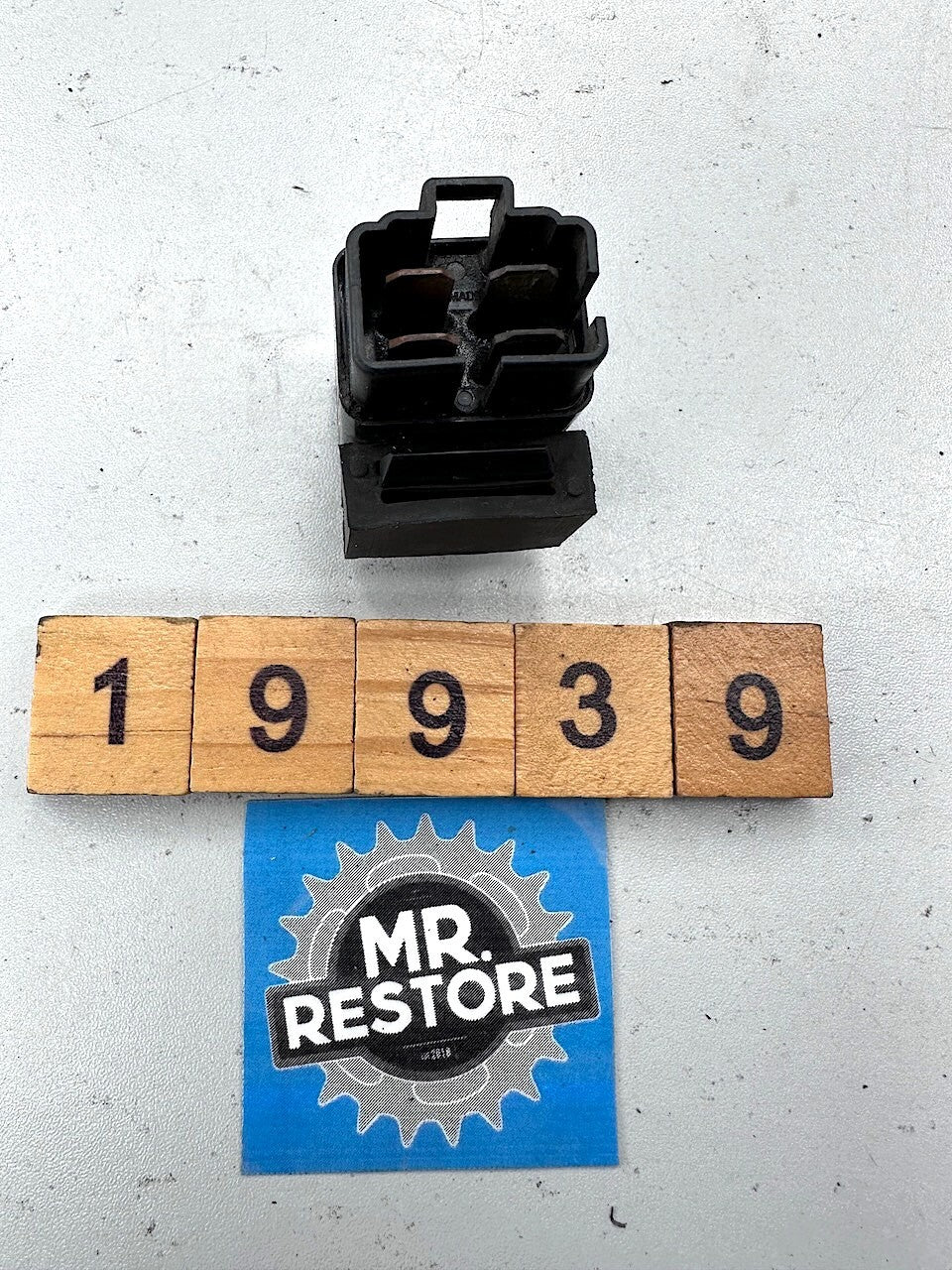 Suzuki GSF250 Bandit GSX1100 GSXR750 GS500 etc. Side Stand Switch Relay Omron