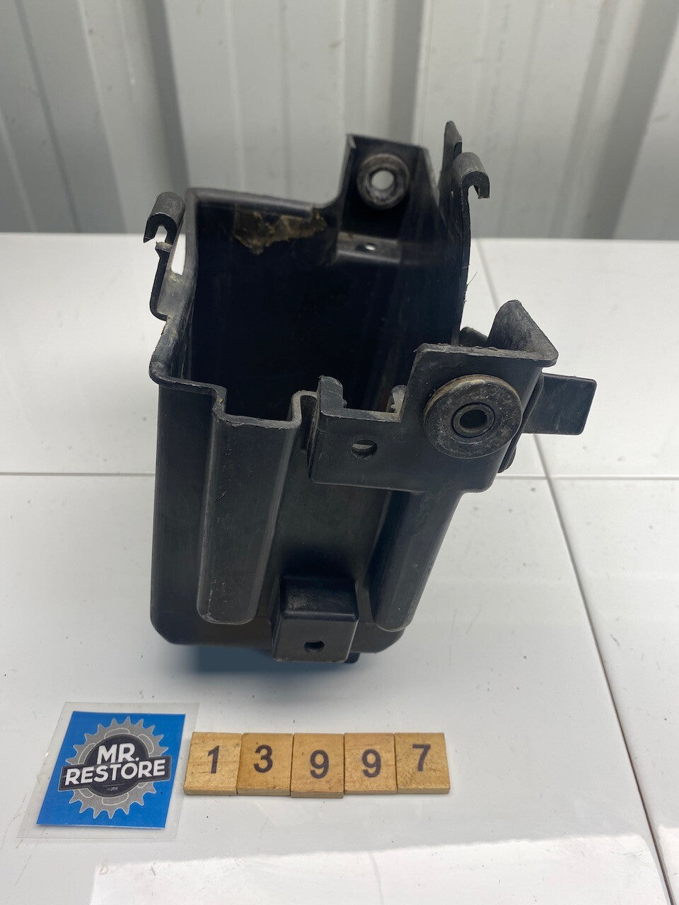 Yamaha FZR1000 1989-90 Battery Holder Box 3GM-21240