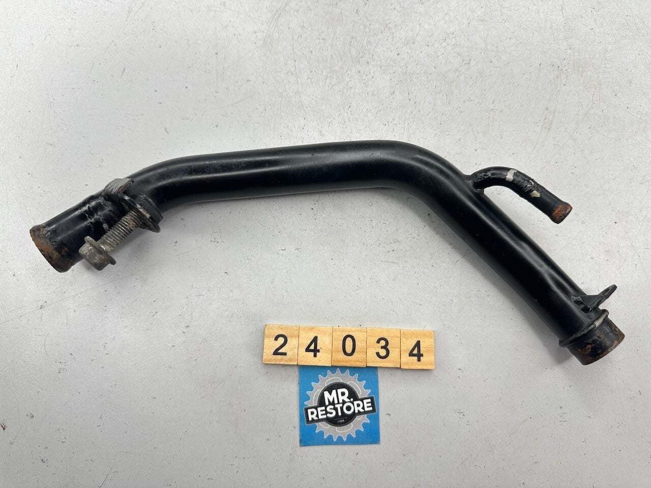 Triumph Speed Triple T300 - Lower Water Pipe