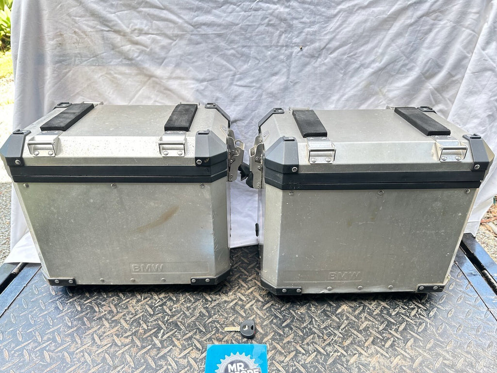 BMW R1200GS  ADV 05-13 OEM Aluminium Hard Side Panniers (& 1 key)