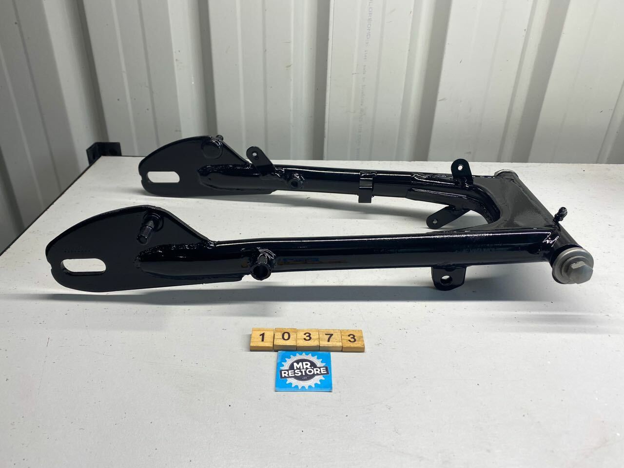 Suzuki TC185 Swing Arm & Pivot bolt - Reconditioned
