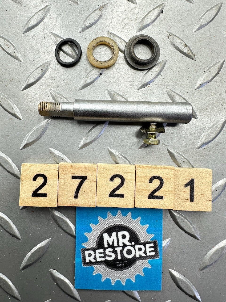 Suzuki SP370 '78-79' Throttle Slider Control Shaft / Bolt & Washers 13613-30650