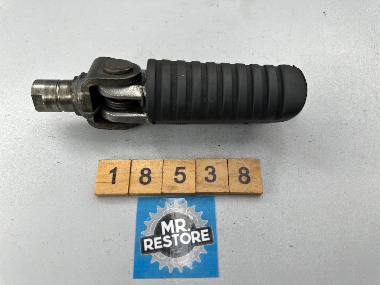 Kawasaki Z1000 ZR1000 Z750 ZR750 ZX 1200 900 600 R/H Footrest Peg 34028-1429