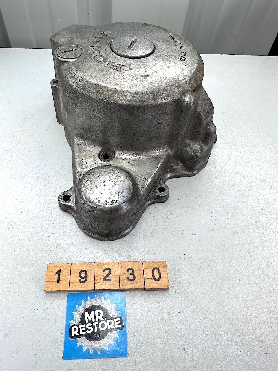 Honda CM250 CM125 L/H Crankcase Cover & Plugs 11341-KB4-671