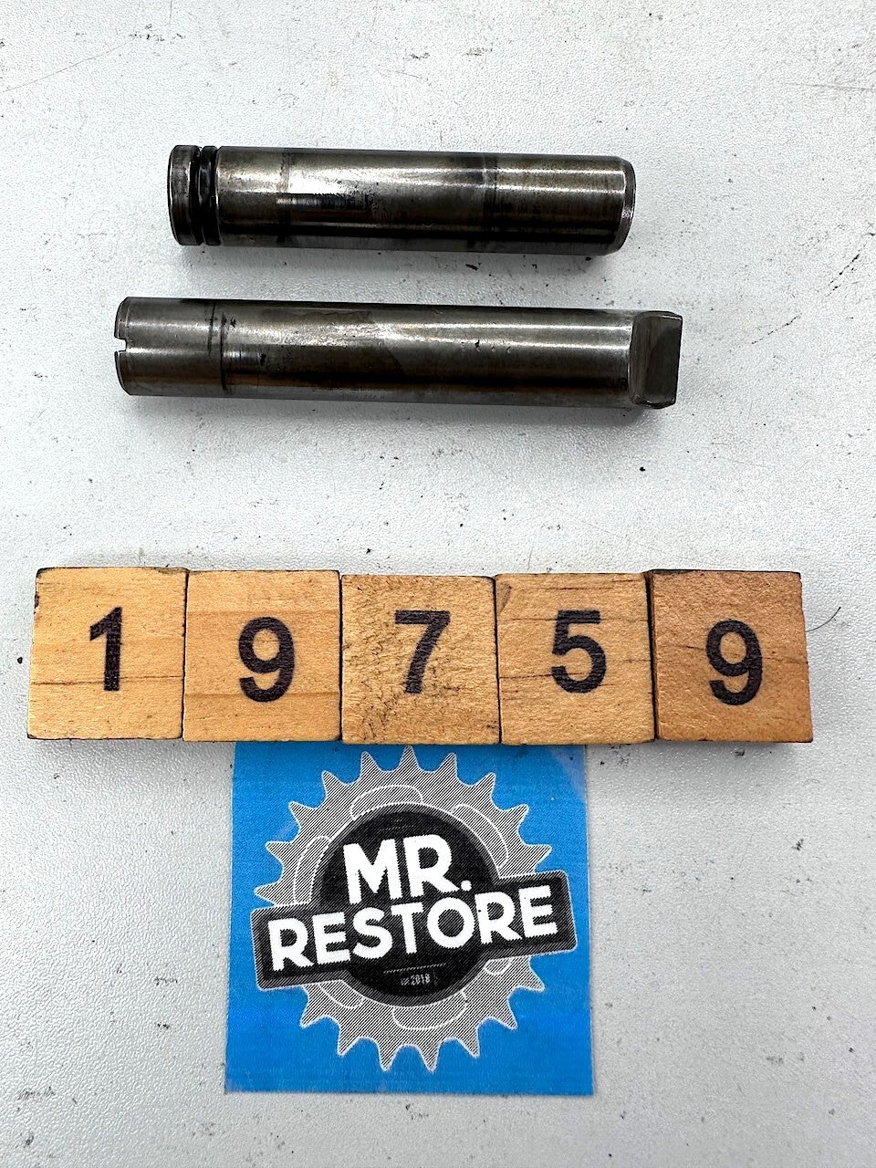 Yamaha SR185 TW200 XT250 XT200 XT125 AG200 Pair of Valve Rocker Arm Shafts