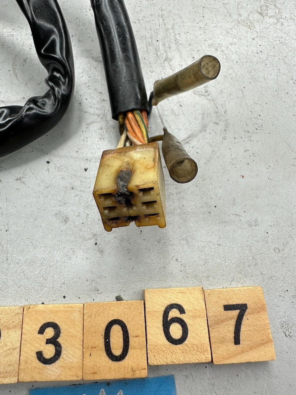 Suzuki GS650 Katana Right Handlebar Switch & Throttle Tube
