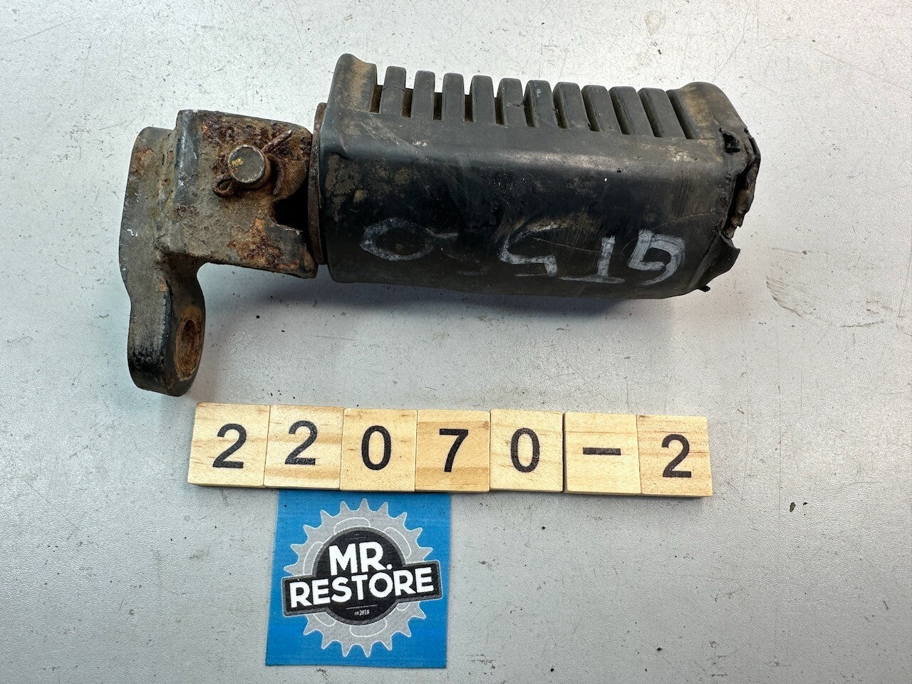 Kawasaki GT550 Z550 Right Riders Foot Rest Peg 34027-1109