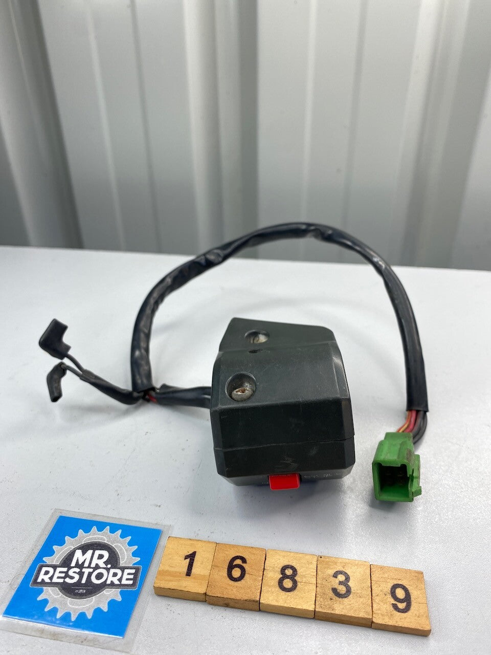 Kawasaki ZZR1100 1991 R/H Handlebar Switch 