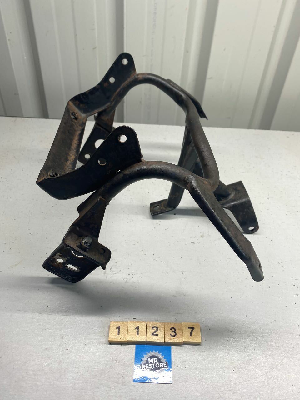 Suzuki GSX250FW Headlight Front Fairing Bracket