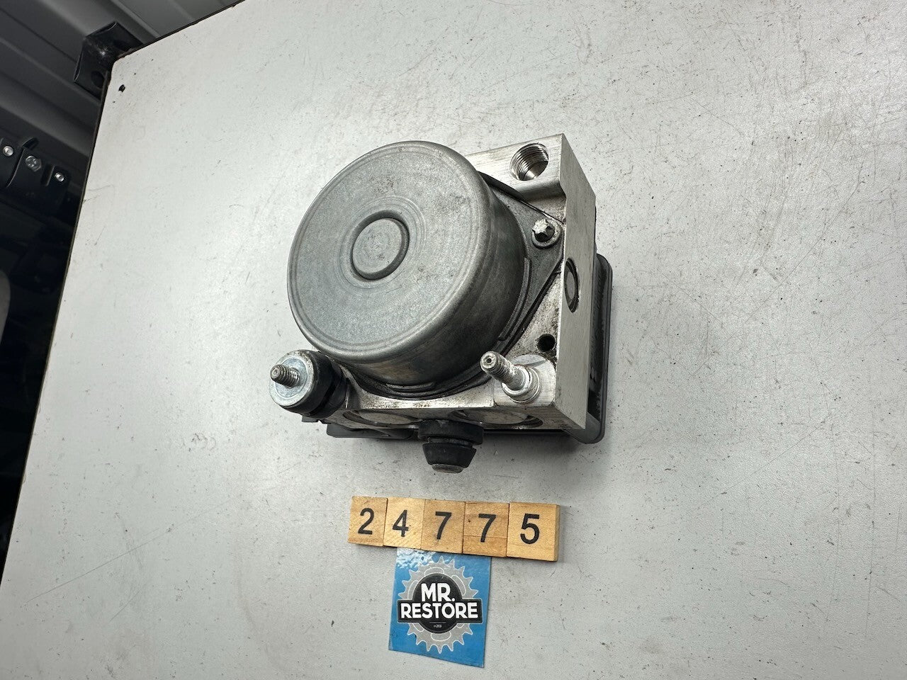 BMW G650GS 2008-16 ABS Pressure Modulator (low ks) 34517728528