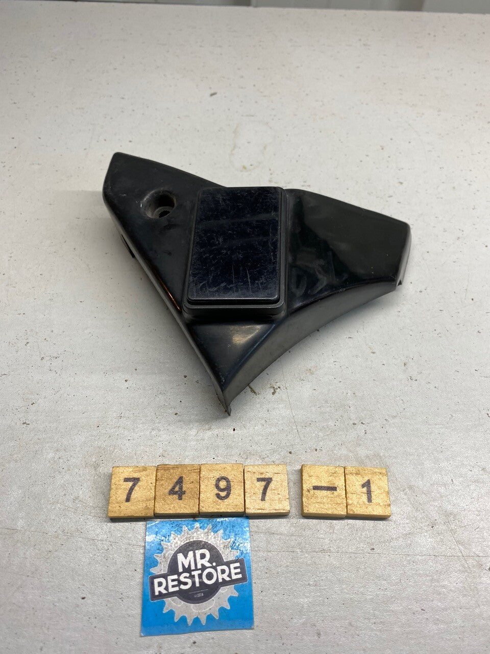 Yamaha XV750 LH Reflector Carrier Panel