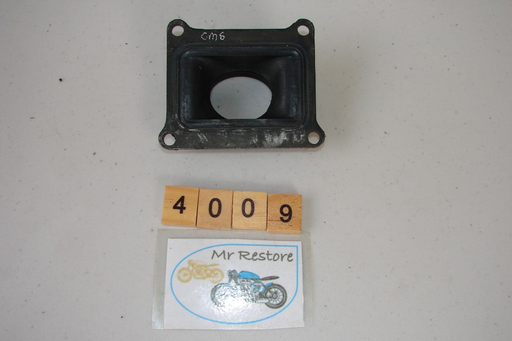 Suzuki RM125 1983 Inlet Manifold carb holder