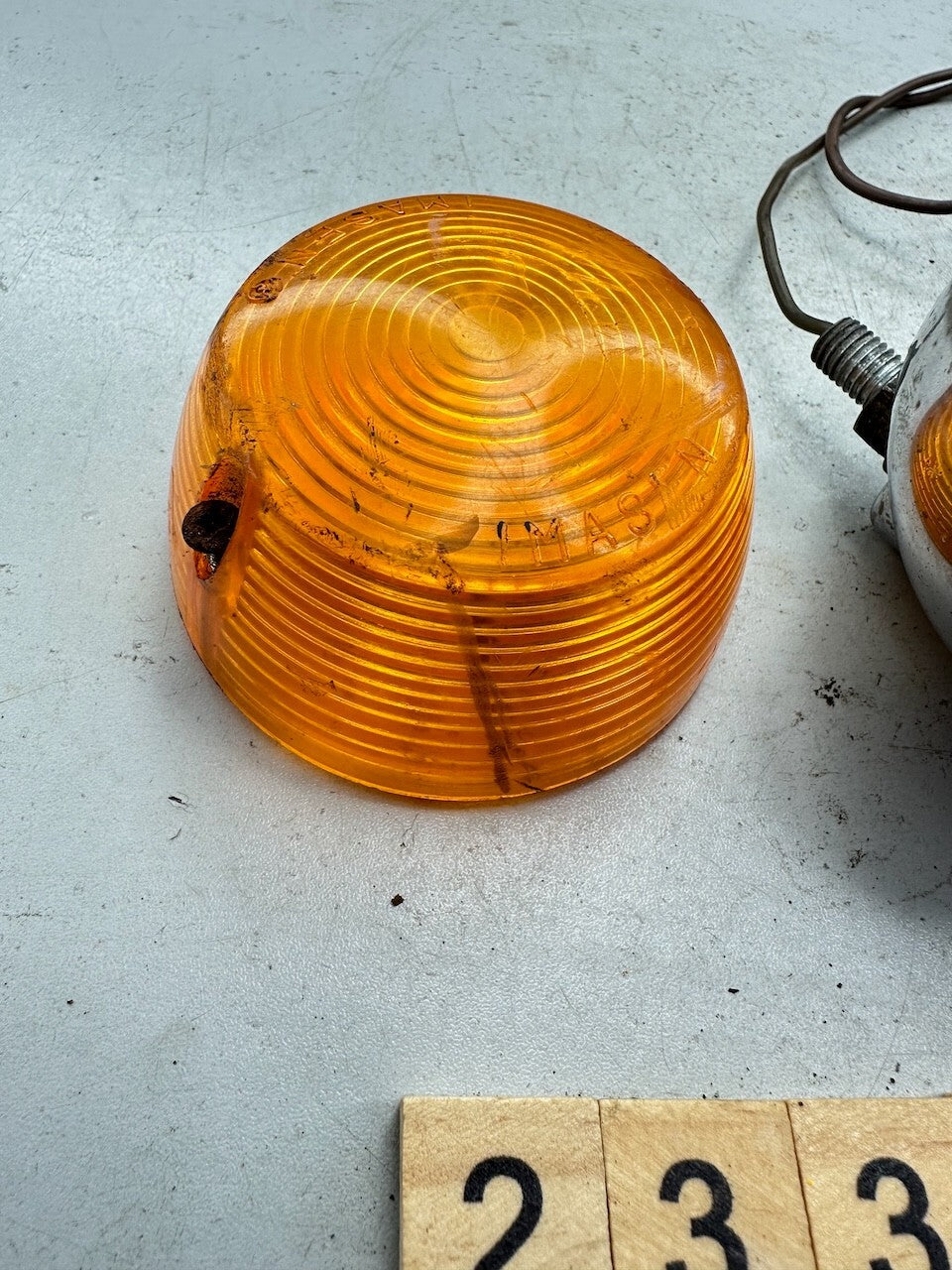 Yamaha Vintage V70 V80 V90 OEM Front Indicator & OEM Lens - 12v Bulb (tested)