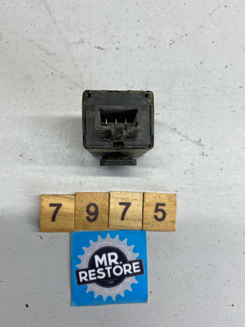 Honda Many Models CBR400RR CBR250 etc. Turn Signal Relay (Mitsuba FR-3313)