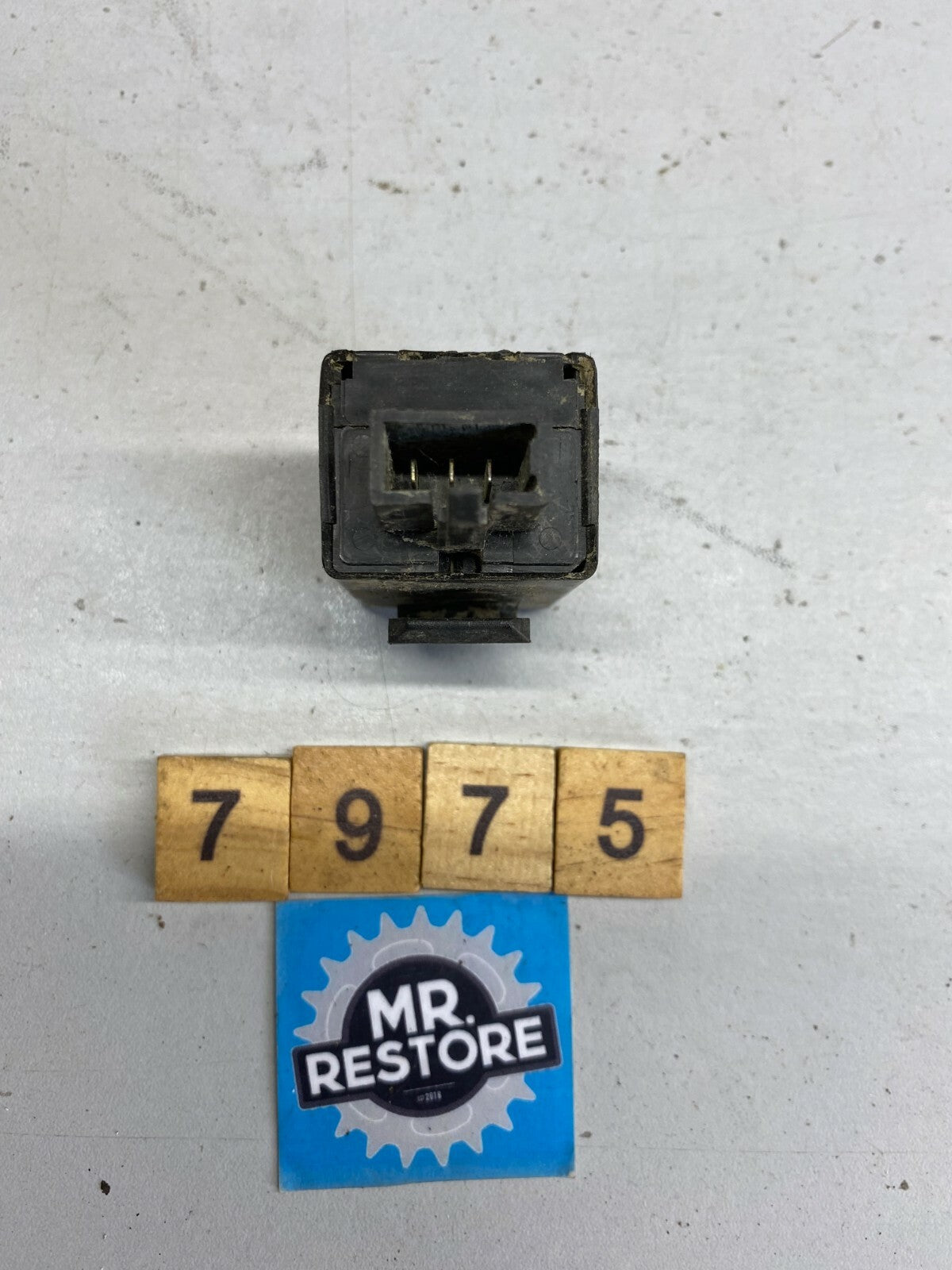 Honda Many Models CBR400RR CBR250 etc. Turn Signal Relay (Mitsuba FR-3313)